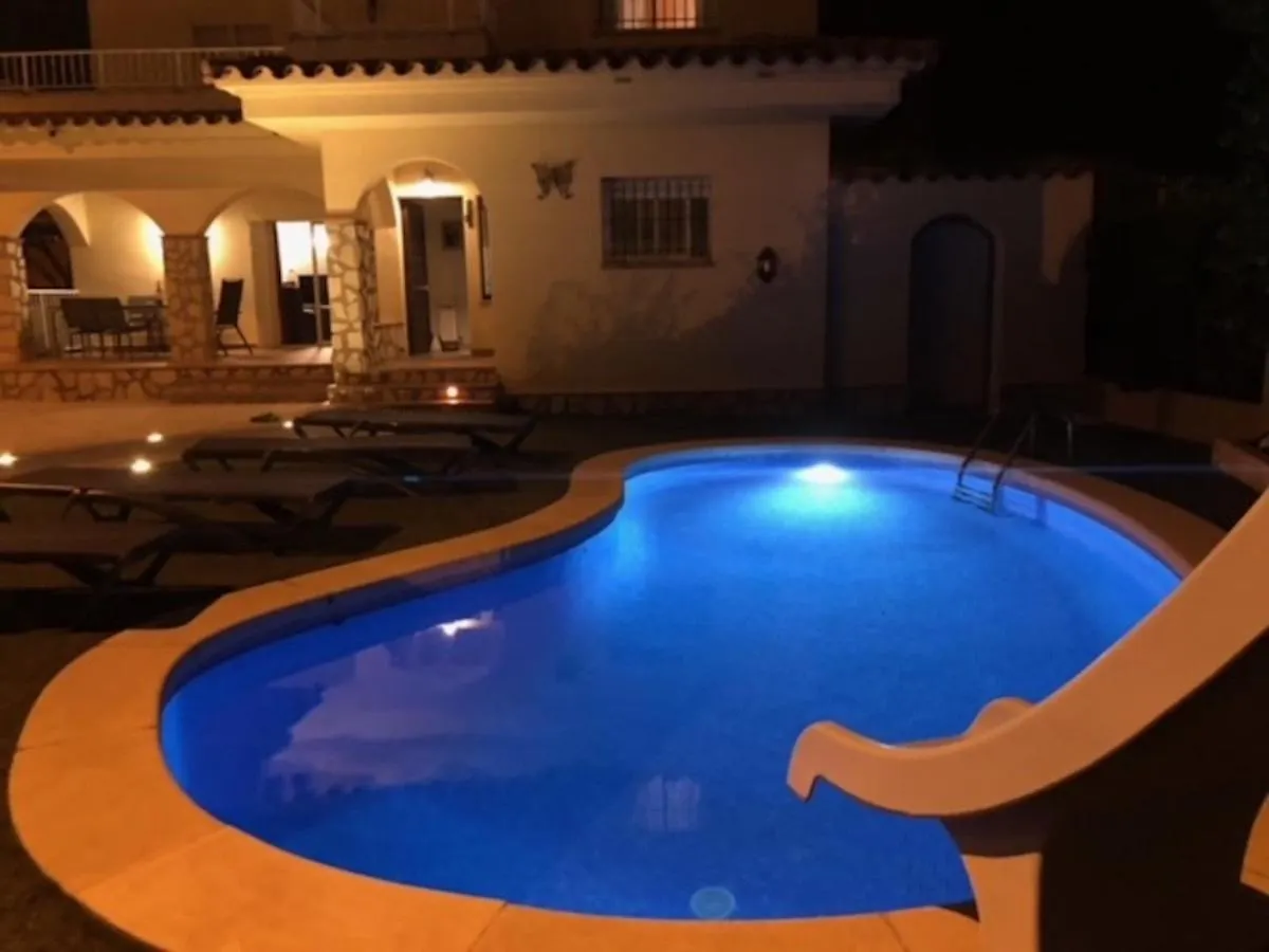 Vila Vela, Casa Con Piscina Privada A Pocos Metros De La Playa L' Escala